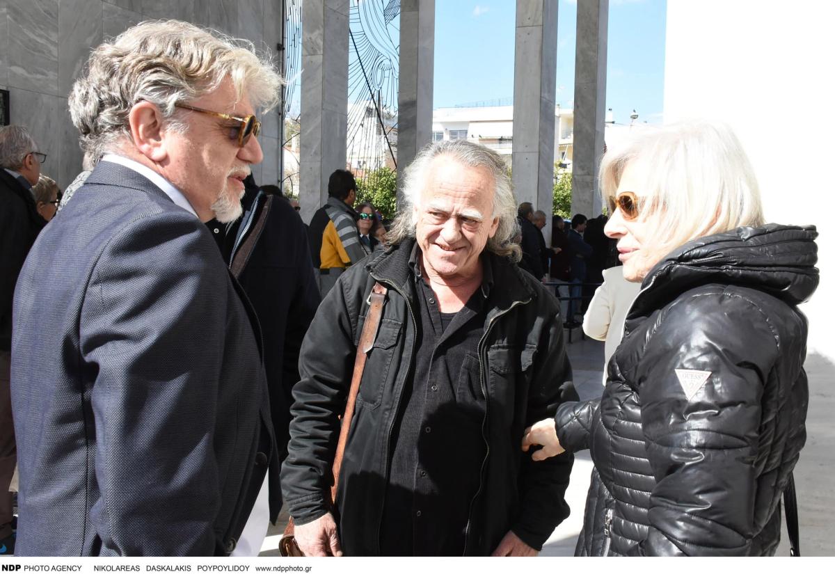 Νίκος Καλογερόπουλος: Η τελευταία δημόσια εμφάνισή του πριν φύγει από τη ζωή – Μαυροφορεμένος και θλιμμένος 2 2 9 scaled