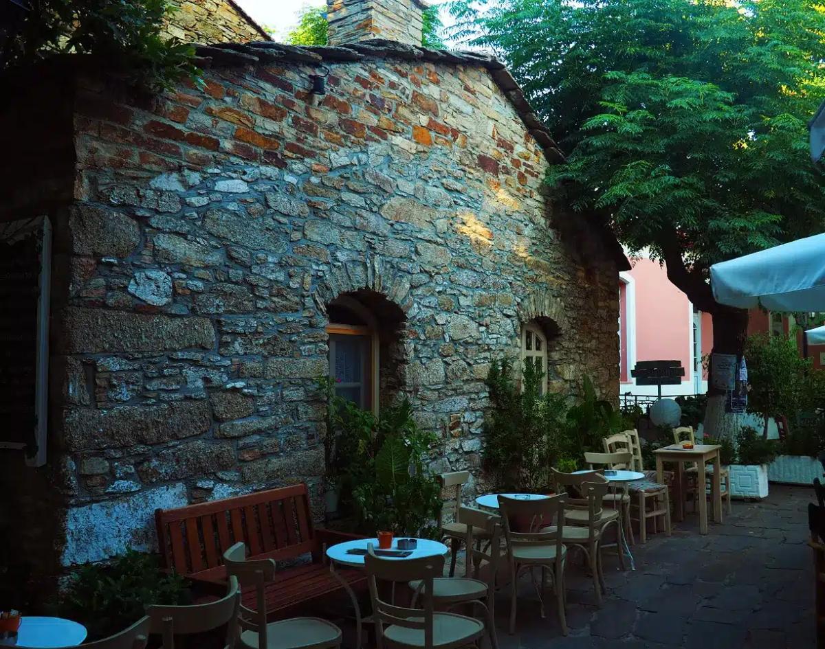 christos rachon ikaria.jpg