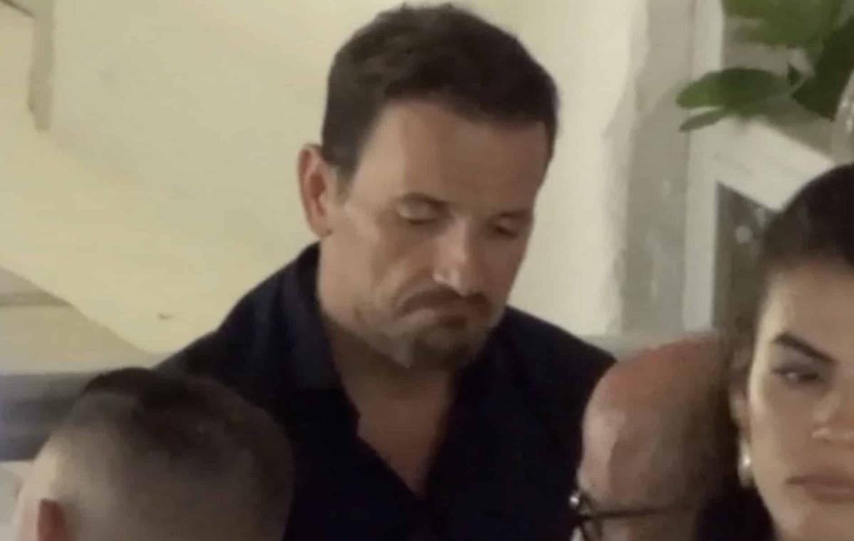 Σάλος με τον Νίκο Βέρτη: Χαμός αυτό που έπιασαν οι κάμερες στη Μύκονο – Το βίντεο που κάνει τον γύρο του διαδικτύου 2 stigmiotypo othonis 2026 08 11 22.53.43