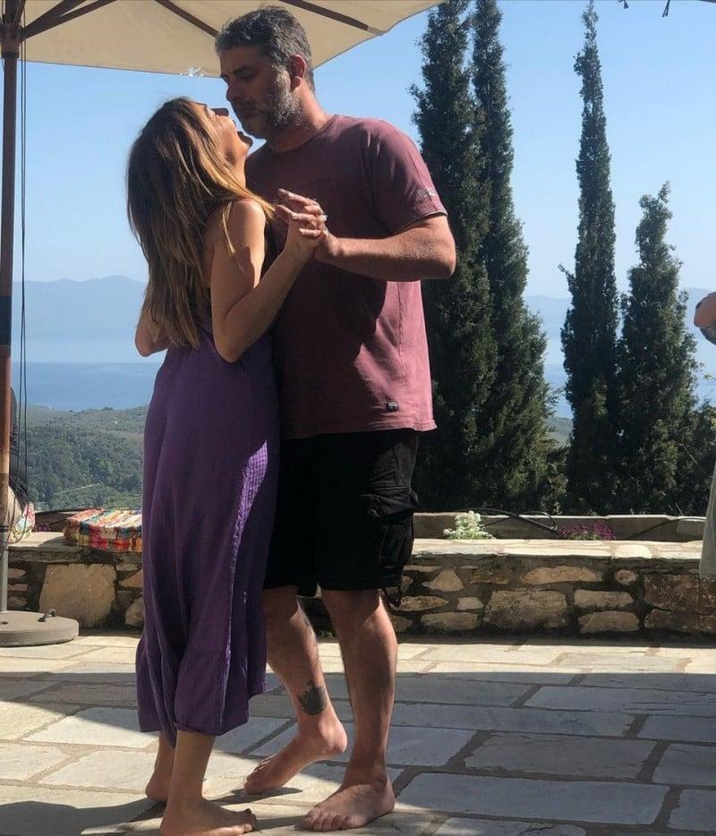 Δέσποινα Βανδή: «Χώρισα τον Ντέμη γιατί ερωτεύτηκα. Όταν είδα τον Βασίλη είπα Χριστέ μου, πόσο όμορφος άντρας» 1 vandi bisbikis pilio