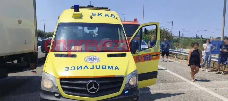 Σοβαρό τροχαίο στην Πρέβεζα: Φορτηγό συγκρούστηκε με τρία ΙΧ - Οκτώ τραυματίες, μεταξύ των οποίων και παιδιά 19