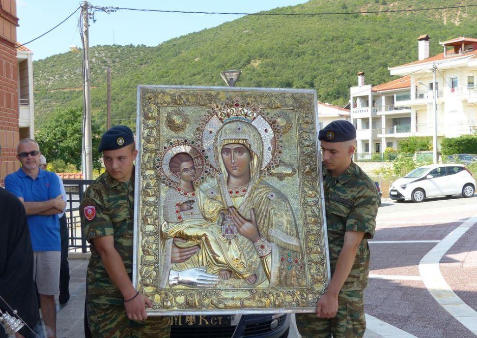 «Καλή Παναγιά»: Η φράση που «δεν στέκει ούτε λεκτικά ούτε θεολογικά», σύμφωνα με ιερωμένο 2 kast 1 2