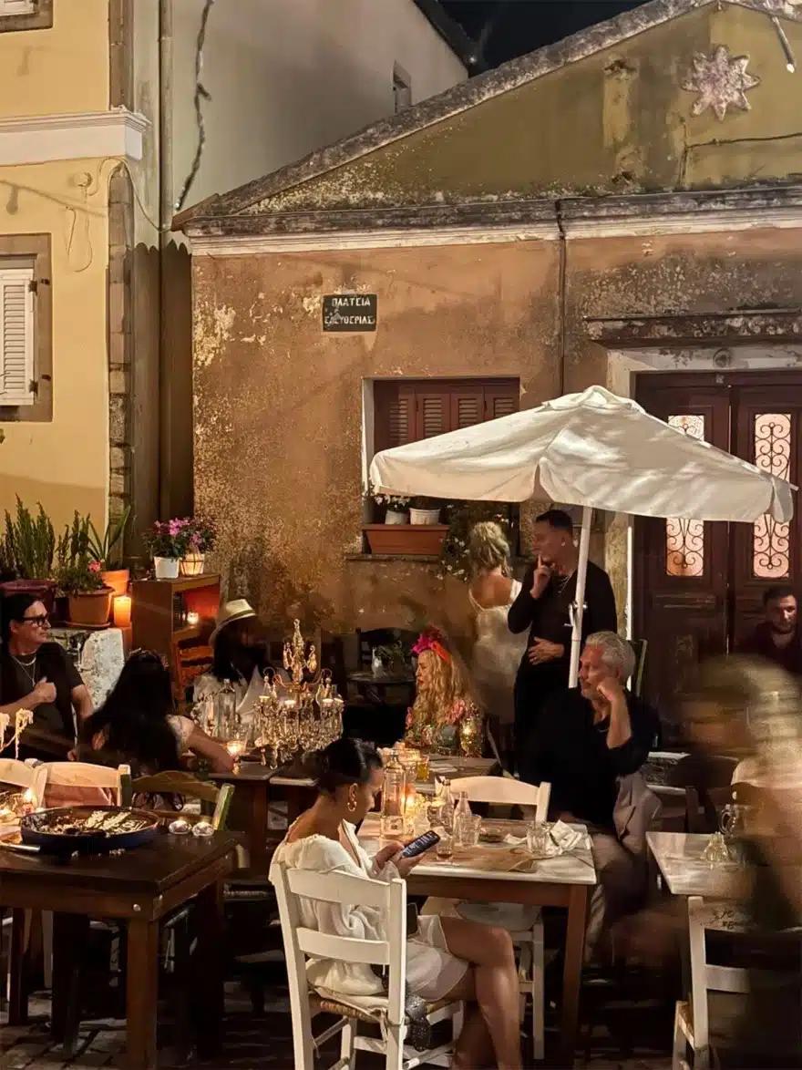 Μαντόνα: Γενέθλια σε χωριό της Κέρκυρας με ελληνική μουσική και παραδοσιακά φαγητά - Γιατί δεν πήγε στην εκκλησία ενώ την περίμενε ο παπάς 1 madonna kerkyra 2