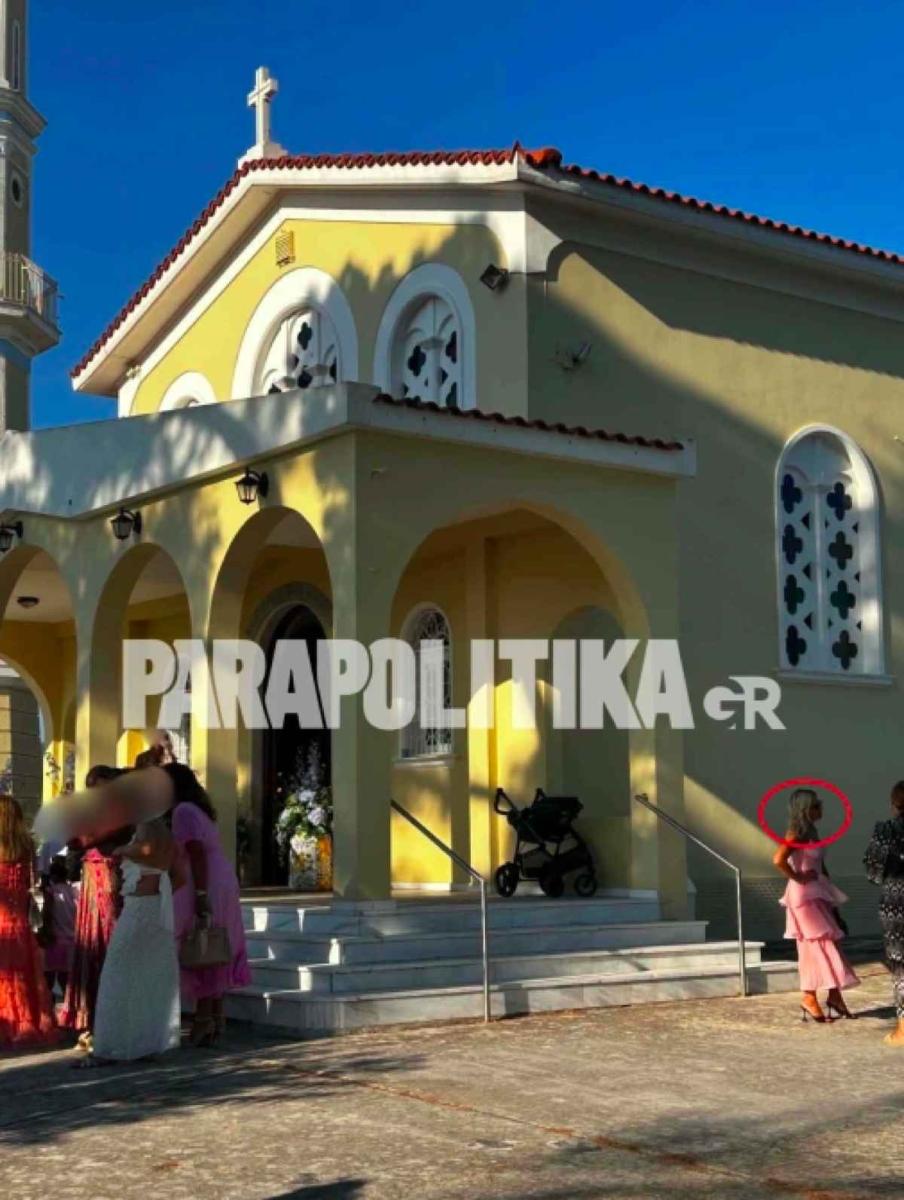 Όλοι κοιτούσαν την Μαρία Μπεκατώρου: Έγινε νονά στη Κεφαλονιά – Η τελετή και η εντυπωσιακή της εμφάνιση 2 maria mpekatoroy 3