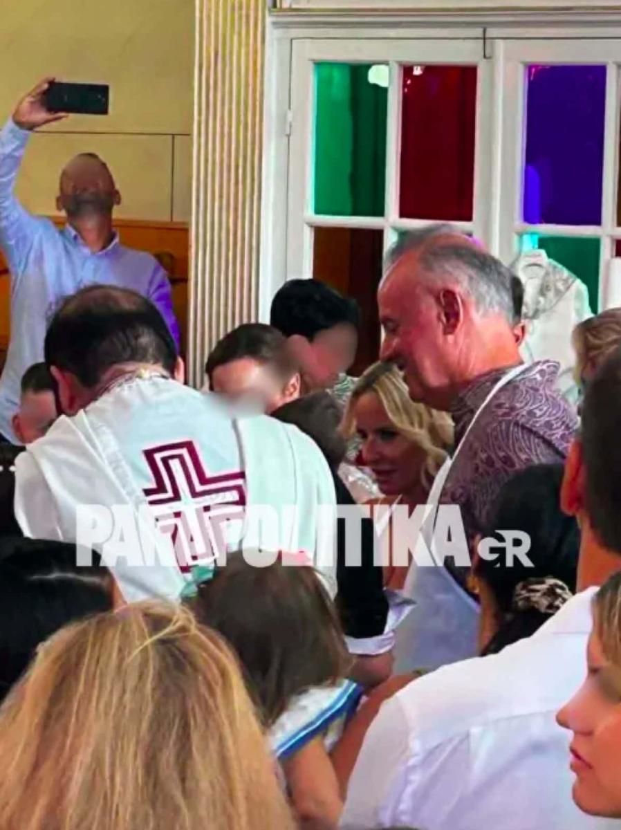 Όλοι κοιτούσαν την Μαρία Μπεκατώρου: Έγινε νονά στη Κεφαλονιά – Η τελετή και η εντυπωσιακή της εμφάνιση 4 maria mpekatoroy 2