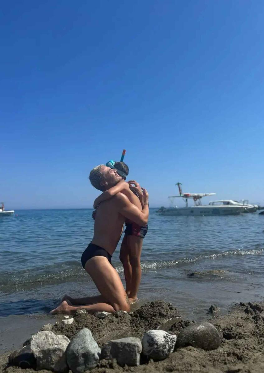 Παντελής Τουτουντζής: Με τα παιδιά του στην παραλία – Η οικογένεια που δημιούργησε με τον Νάσο Τσιβγούλη 2 pantelis toutountzis paidia paralia 5