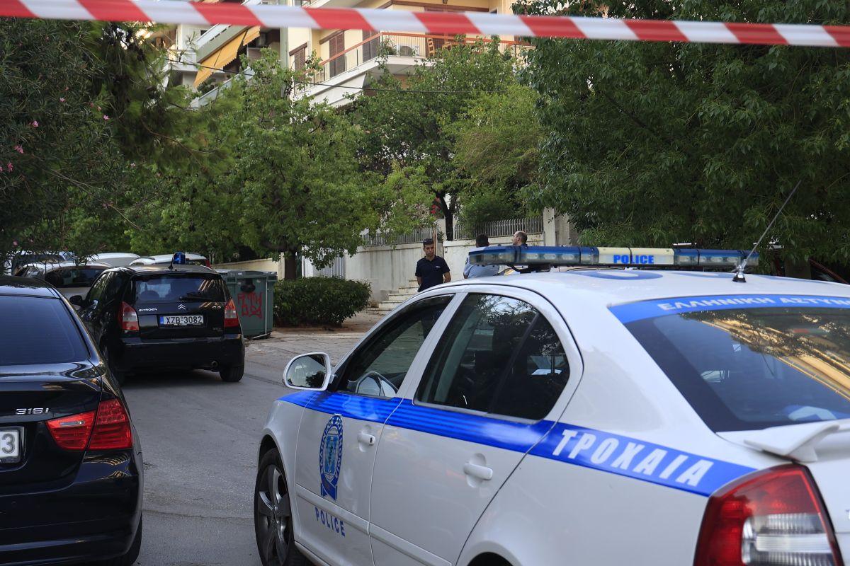 Θρίλερ τα ξημερώματα στη Νέα Σμύρνη: Δύο άνθρωποι βρέθηκαν νεκροί από σφαίρες