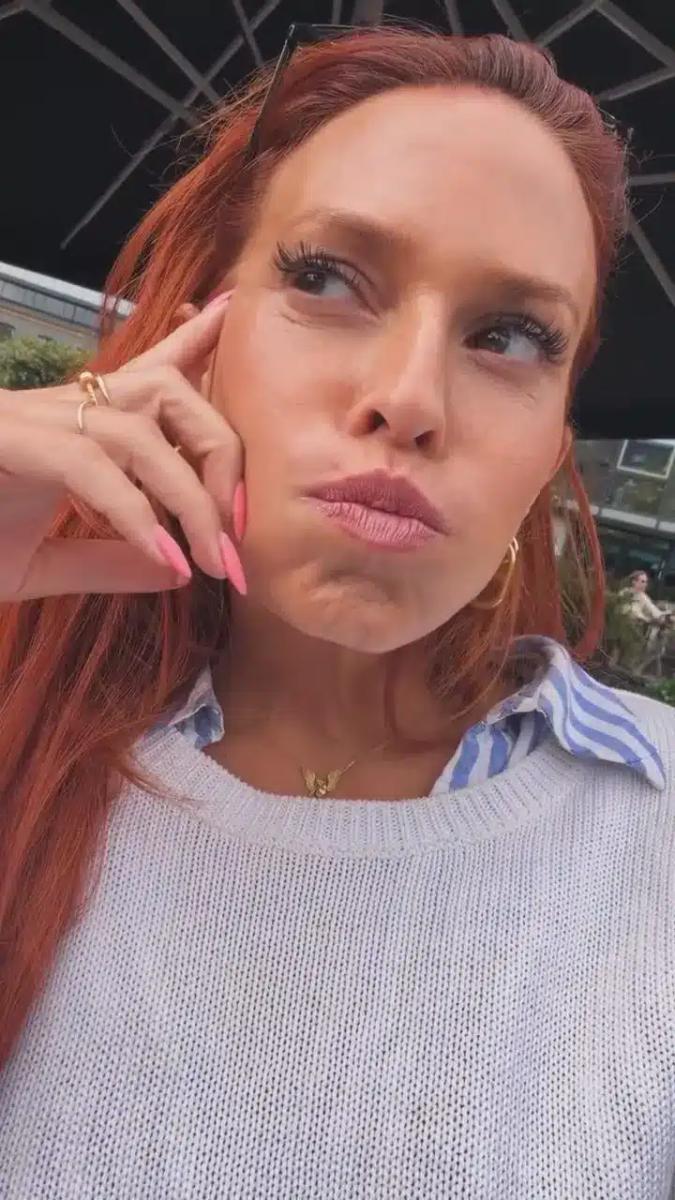 sissy3 2