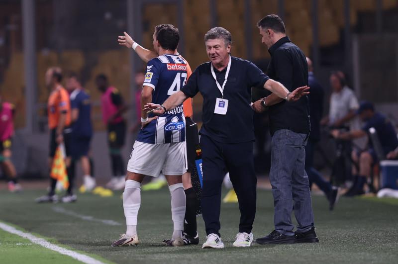 "Αν δεν νικήσει τη 2η αγωνιστική, έφυγε" - Τρίζει ο πάγκος προπονητή της SL