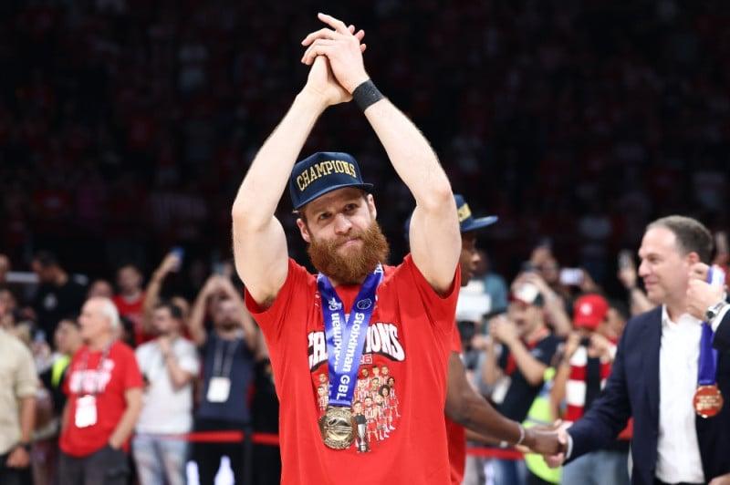 NBAer με 35,4% τρίποντο για Ολυμπιακό - Μεγάλη πίεση σε Χεζόνια και Γουόκαπ