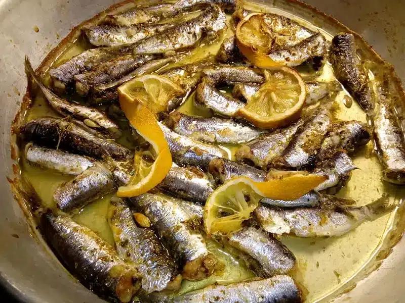 Το πιο υγιεινό ψάρι που όλοι πρέπει να τρώμε τουλάχιστον δύο φορές την εβδομάδα 2 sardeles sto fourno.jpg