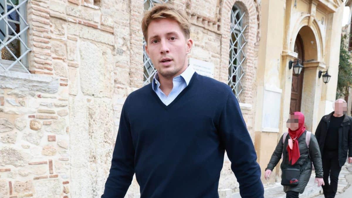Παύλος Ντε Γκρες: Ο γιος του τέλεσε τρισάγιο στις Σπέτσες στη μνήμη του τέως βασιλιά Κωνσταντίνου 4