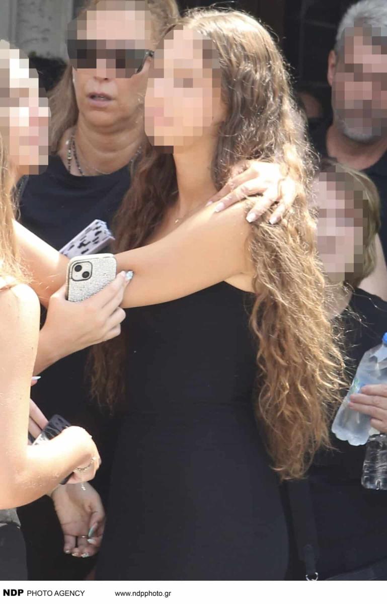 Ριάνα Κόκοτα: Δύσκολο γεμάτο δάκρυα το πρώτο βράδυ μετά την κηδεία- Ποιος παρηγόρησε την κόρη του Δημήτρη; 2 img 6569 scaled 1