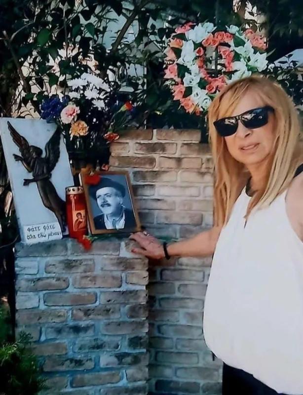 Δεν θα πιστέψετε τι γράφει ο τάφος του Βασίλη Αυλωνίτη 50 χρόνια μετά 1 tafos 1