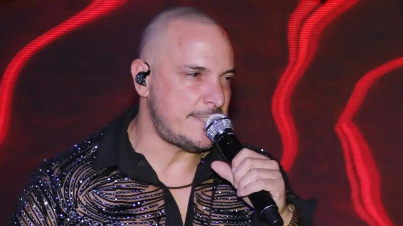 Έλληνας τραγουδιστής γύρισε σπίτι κι έπιασε την σύντροφό του με άλλον – Ποιος είναι 1 deiximos ndp 1200x675 1
