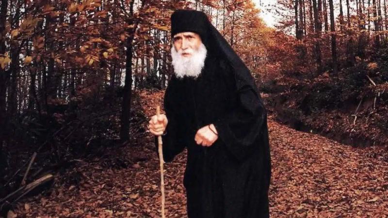 «Τρέμει» η χώρα μας από την προφητεία του Αγίου Παϊσίου - Ο λόγος του συγκλονίζει 1 paisios 1.jpg