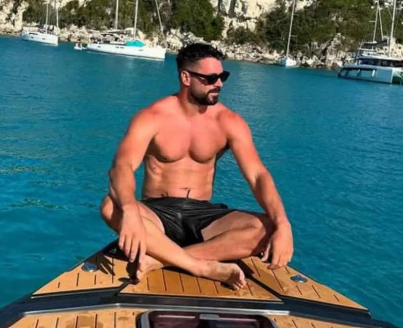 Σίσσυ Χρηστίδου: Ξανά στην Κέρκυρα για να «σώσει» τη σχέση της! Η νέα έξοδος με τον Στέφανο Νεδέλκο - «Να ζήσετε…» τους φώναζαν στο νησί 4 4 19
