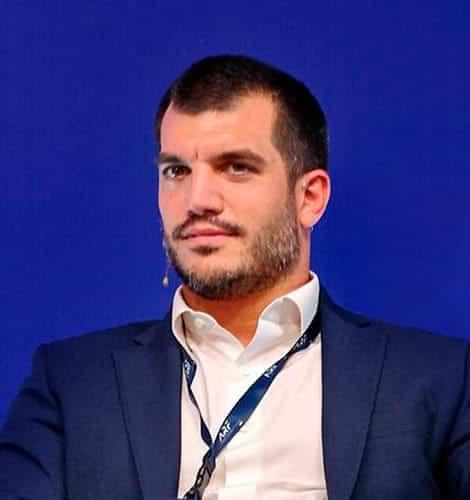 Έτοιμη για γάμο η καλλονή κόρη του Καραμανλή: Ποιος είναι ο επιχειρηματίας που παντρεύεται – Χαρές για τον πρώην πρωθυπουργό 3 pavlosefthimiou