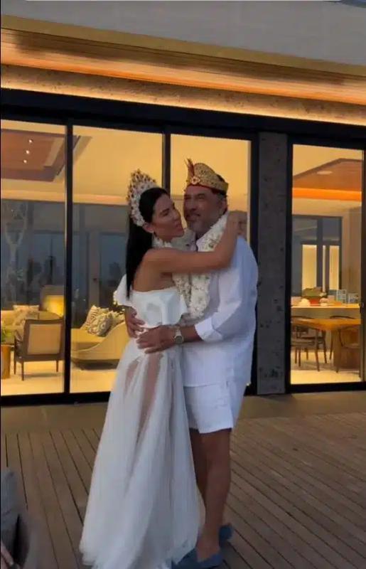 giannis lyras gamos pre wedding party.jpg