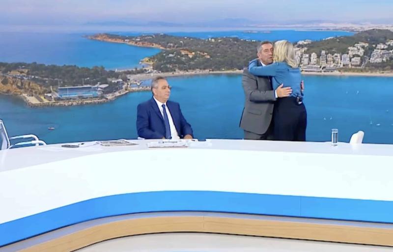 Ο Βασίλης Χιώτης υποδέχθηκε την Σία Κοσιώνη με χειροφίλημα στο «Καλημέρα Ελλάδα» – «Καλά, θα τρελαθώ. Τι τζέντλεμαν» 3 stigmiotypo othonis 2026 09 08 15.52.25