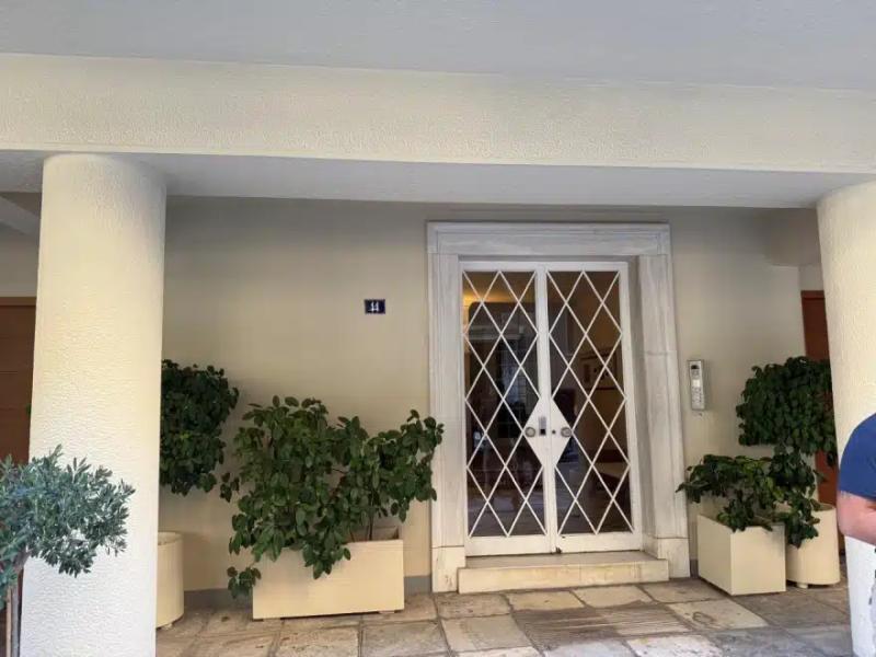 Θρησκευτικές εικόνες, στολή Σαμουράι, σπαθί... ποδήλατο - Οι φωτογραφίες από το εσωτερικό του ιατρείου Stem Cell όπου ο Μαζωνάκης υπέστη ανακοπή 5 kolonaki iatreio 2