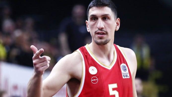 Αποχαιρέτησε με τρομερό βίντεο ο Ολυμπιακός τον Λαρεντζάκη 