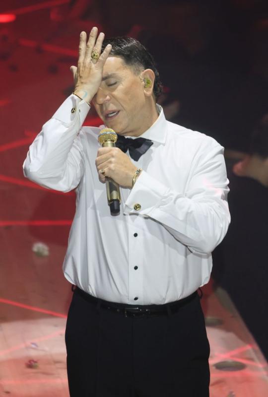1766148554236-997012639-mazonakis.jpg