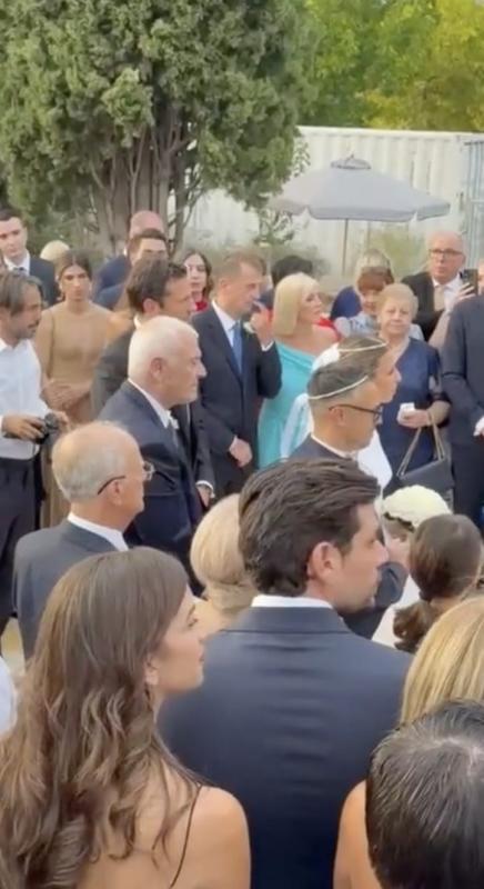Με κουμπάρους τον Αργυρό και και τον Μελισσανίδη παντρεύτηκαν ο Στάθης Μπακάλης και η Μαριάννα Νικολαΐδου 1 stigmiotypo othonis 2026 09 13 03.17.18