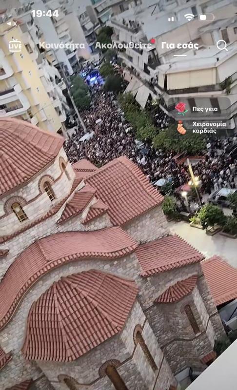 LIVE: Γιώργος Μαζωνάκης: Η λαϊκή αγρυπνία στη Νίκαια – Πλήθος κόσμου για το τελευταίο «αντίο» 3 hshg9qsaoaab5uc 1