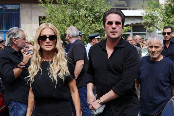 &Epsilon;&Xi;&Omicron;&Delta;&Iota;&Omicron;&Sigma; &Alpha;&Kappa;&Omicron;&Lambda;&Omicron;&Upsilon;&Theta;&Iota;&Alpha; &Tau;&Omicron;&Upsilon; &Tau;&Rho;&Alpha;&Gamma;&Omicron;&Upsilon;&Delta;&Iota;&Sigma;&Tau;&Eta; &Gamma;&Iota;&Omega;&Rho;&Gamma;&Omicron;&Upsilon; &Mu;&Alpha;&Zeta;&Omega;&Nu;&Alpha;&Kappa;&Eta;