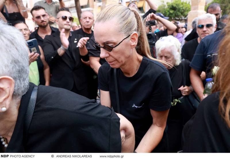 Γιώργος Μαζωνάκης: Έντονη αντίδραση της οικογένειάς του για το «ντου» της αστυνομίας στο σπίτι του – Γιατί ζητούν να μην ανοιχτεί το χρηματοκιβώτιο που κατασχέθηκε 1 1 68 scaled