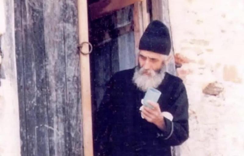 Άγιος Παΐσιος: Με αυτές τις δύο αρετές βρίσκεις την ευτυχία και τη σωτηρία 3 stigmiotypo othonis 2026 08 10 04.04.52