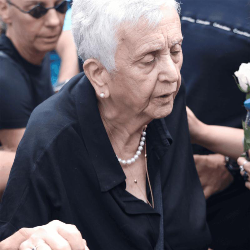 Τα πρώτα λόγια της χαροκαμένης μάνας μετά την προφυλάκιση των γιατρών: «Γιώργο μου, μωρό μου, αγάπη μου, τους βάλανε στη φυλακή» – Σε ποιανού την αγκαλιά λύγισε 1