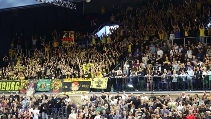 Επίθεση στους οπαδούς του Άρη! - Η ανακοίνωση της Ρόστοκ